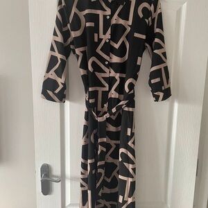 Elegant Long Sleeve Black and Pink Patterned Dress